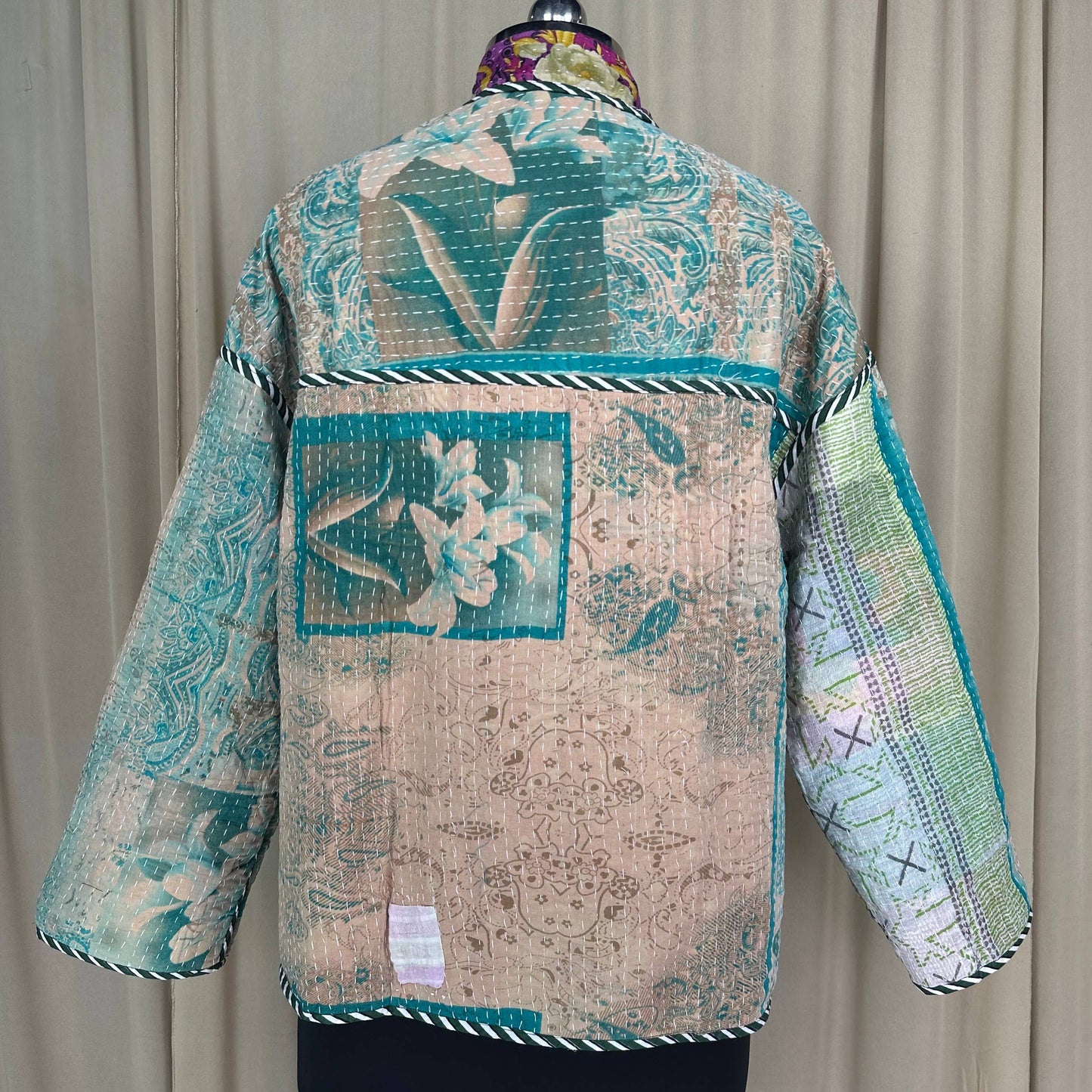 Boho vintage Kantha-jakke, kort vendbar håndsyet