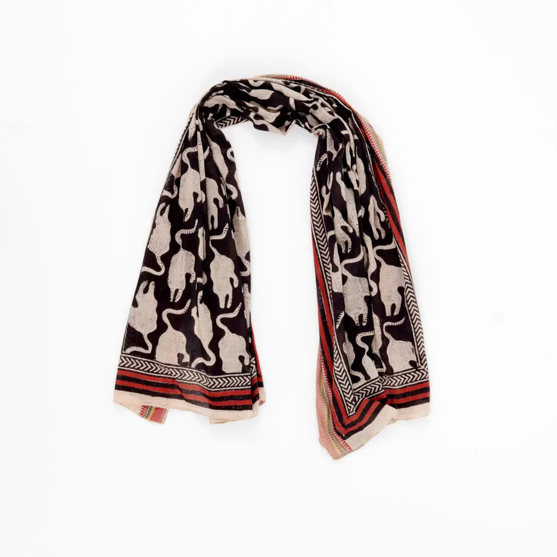 Raust bomullsskjerf i blokktrykk(løvemotiv) med gullkant.