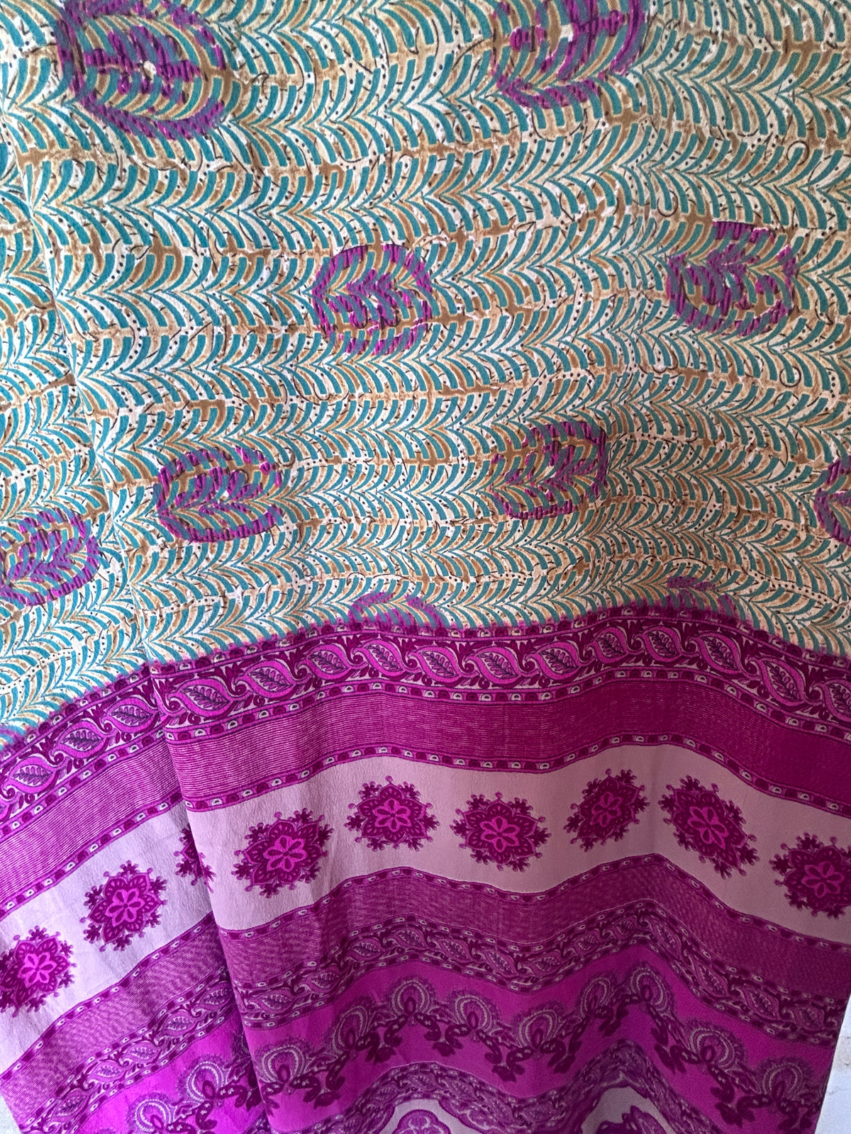 Kimono av resirkulert sarisilke