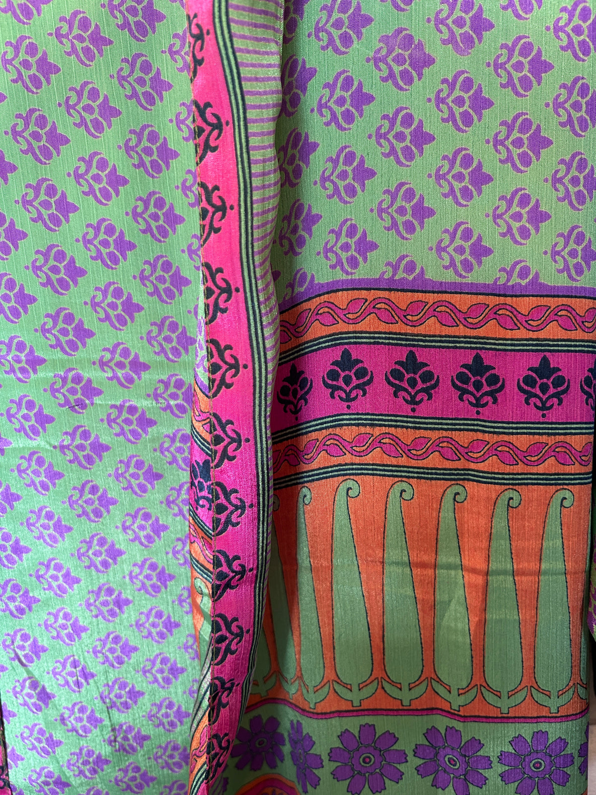 Kimono av resirkulert sarisilke