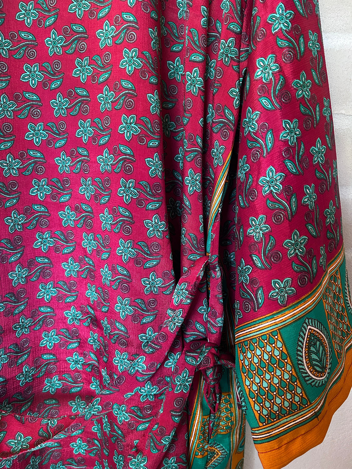 Kimono av resirkulert sarisilke