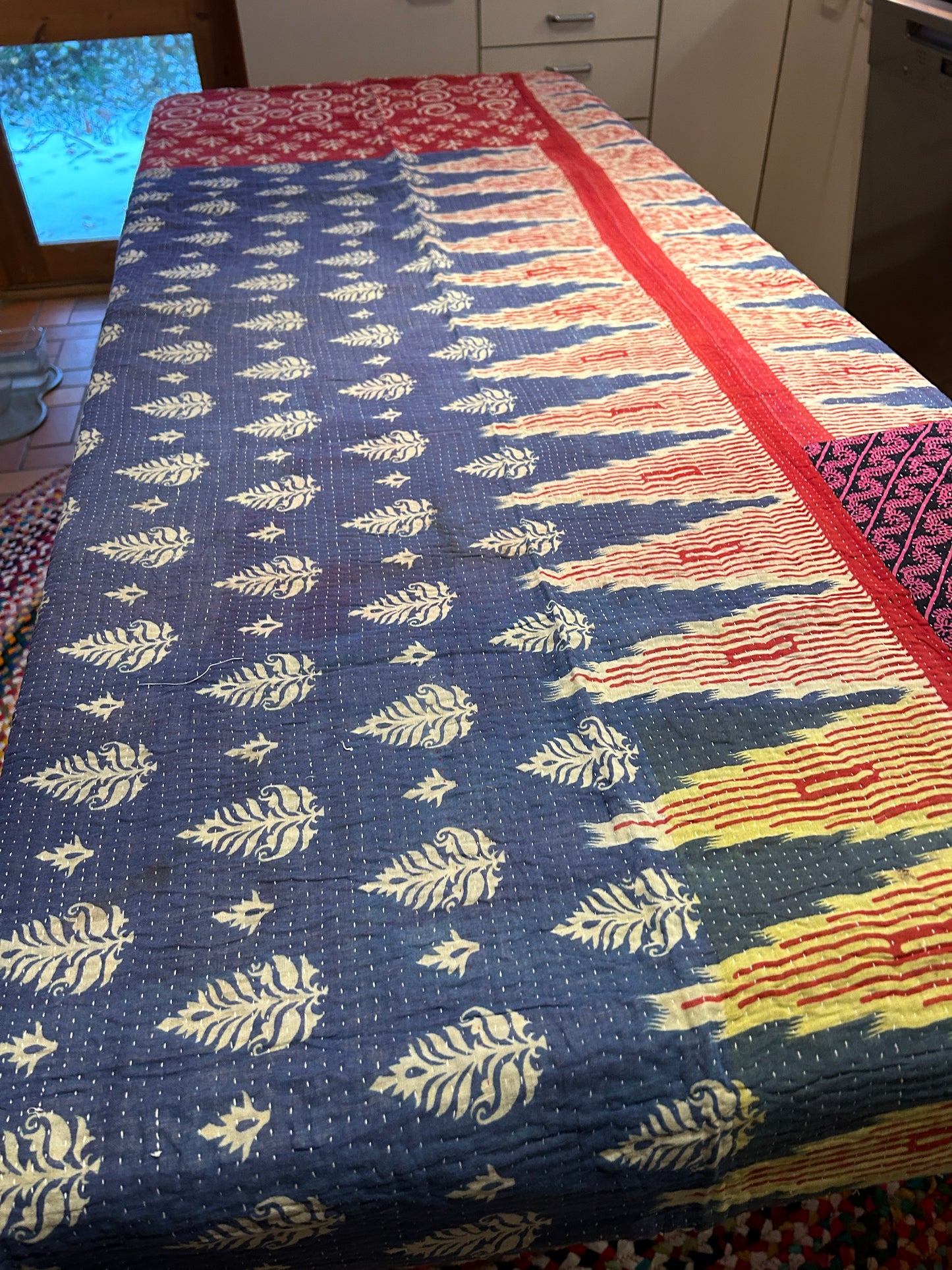 Kanthateppe 4. Mål 171x120 cm.