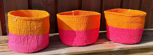 KALI: Orange & Neon Pink Duo. Høyde 23 cm, diameter 29 cm
