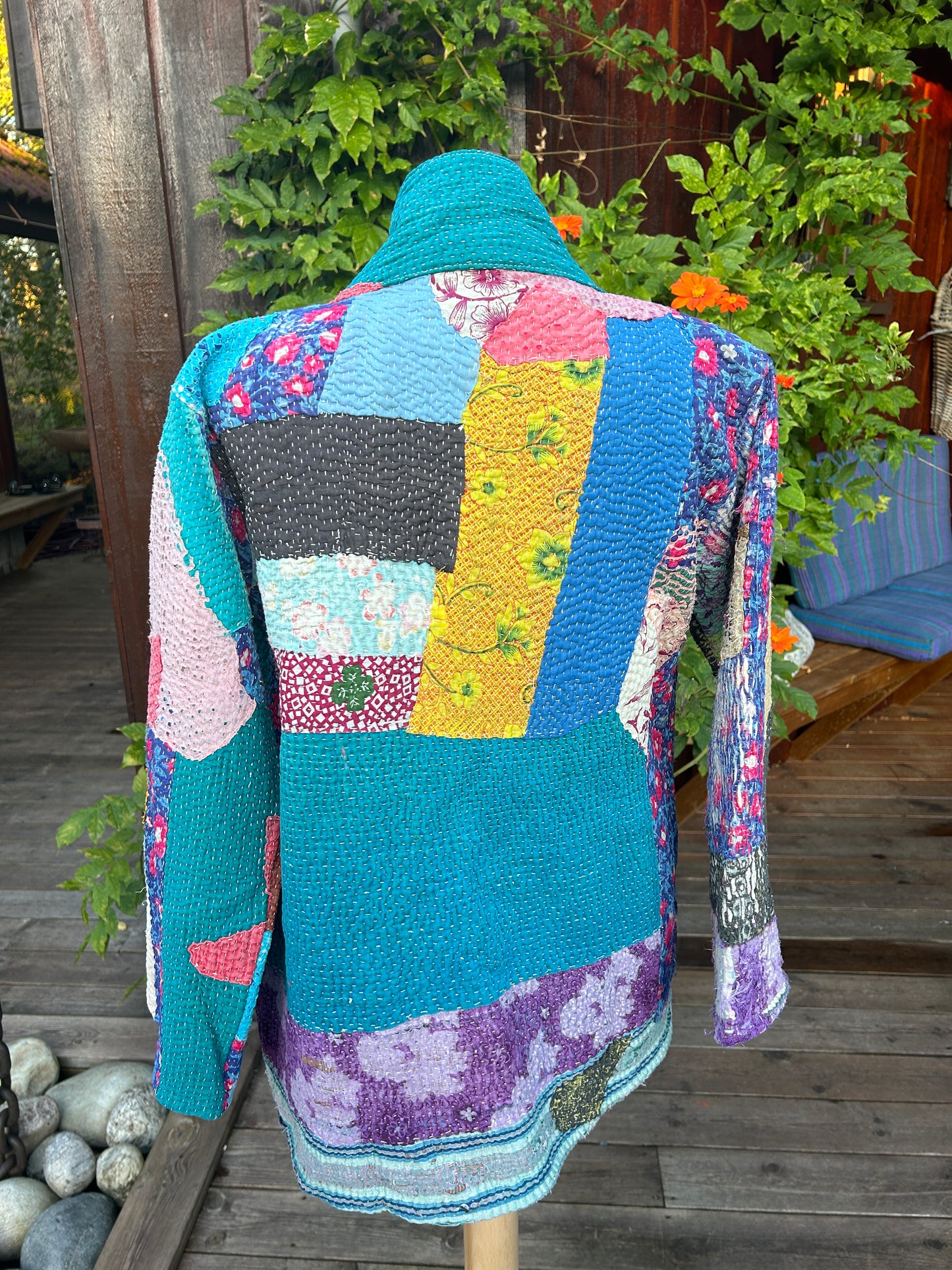 Kantha blazerjakke. One size. Vendbar. Har lommer på begge sider.