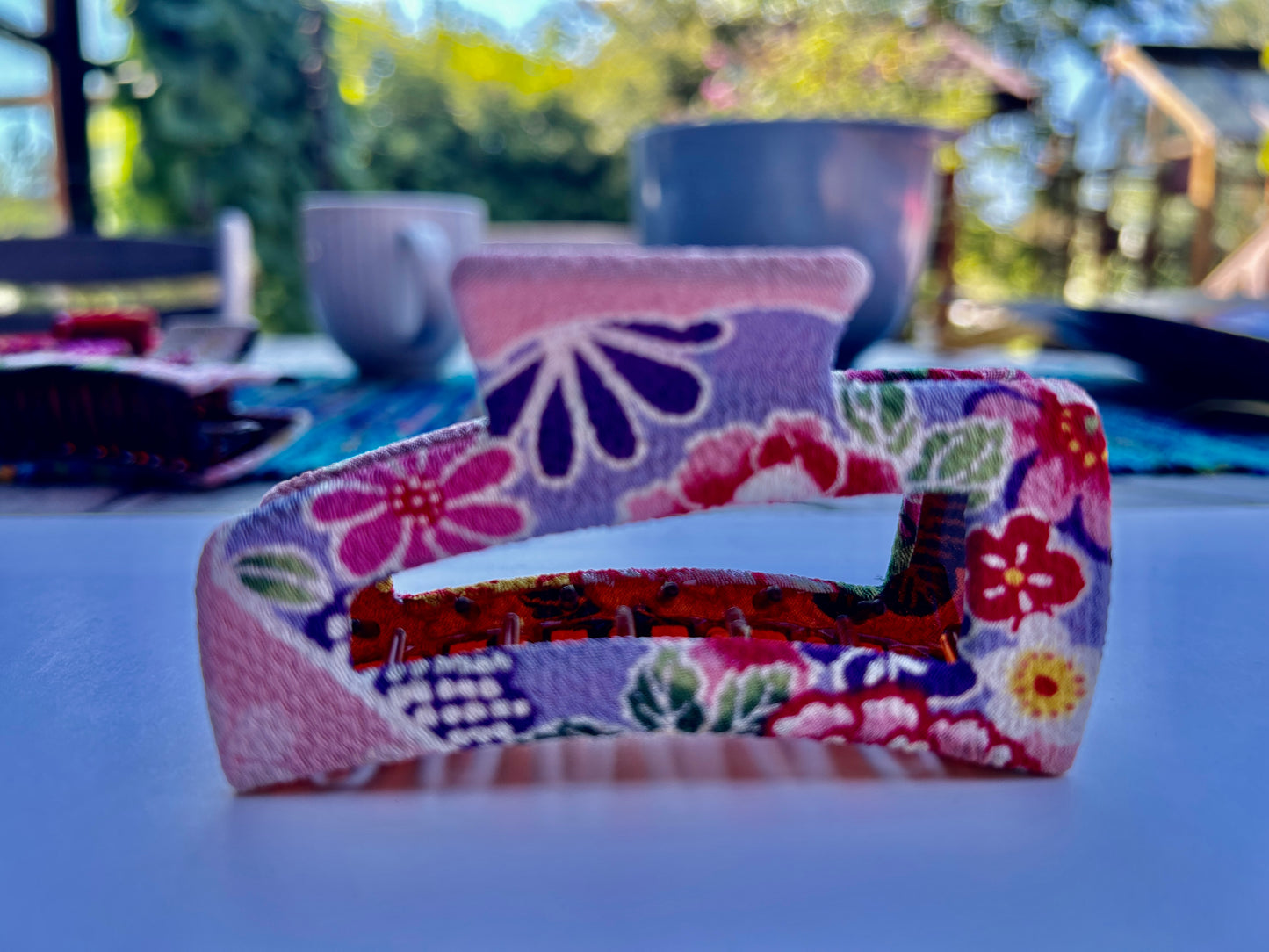 Store hårklyper ( 9cm lange) trukket med japansk kimonosilke.
