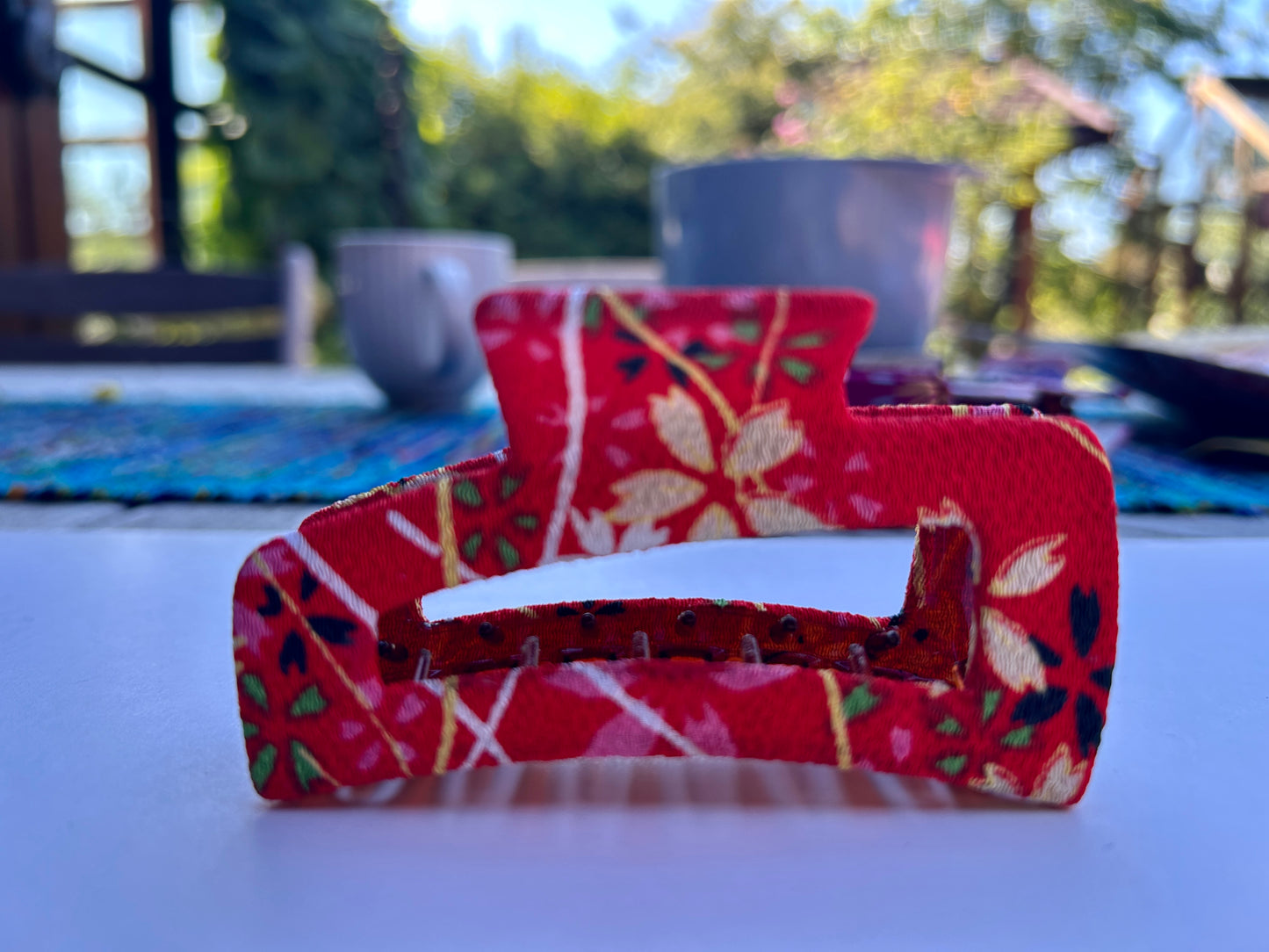 Store hårklyper ( 9cm lange) trukket med japansk kimonosilke.