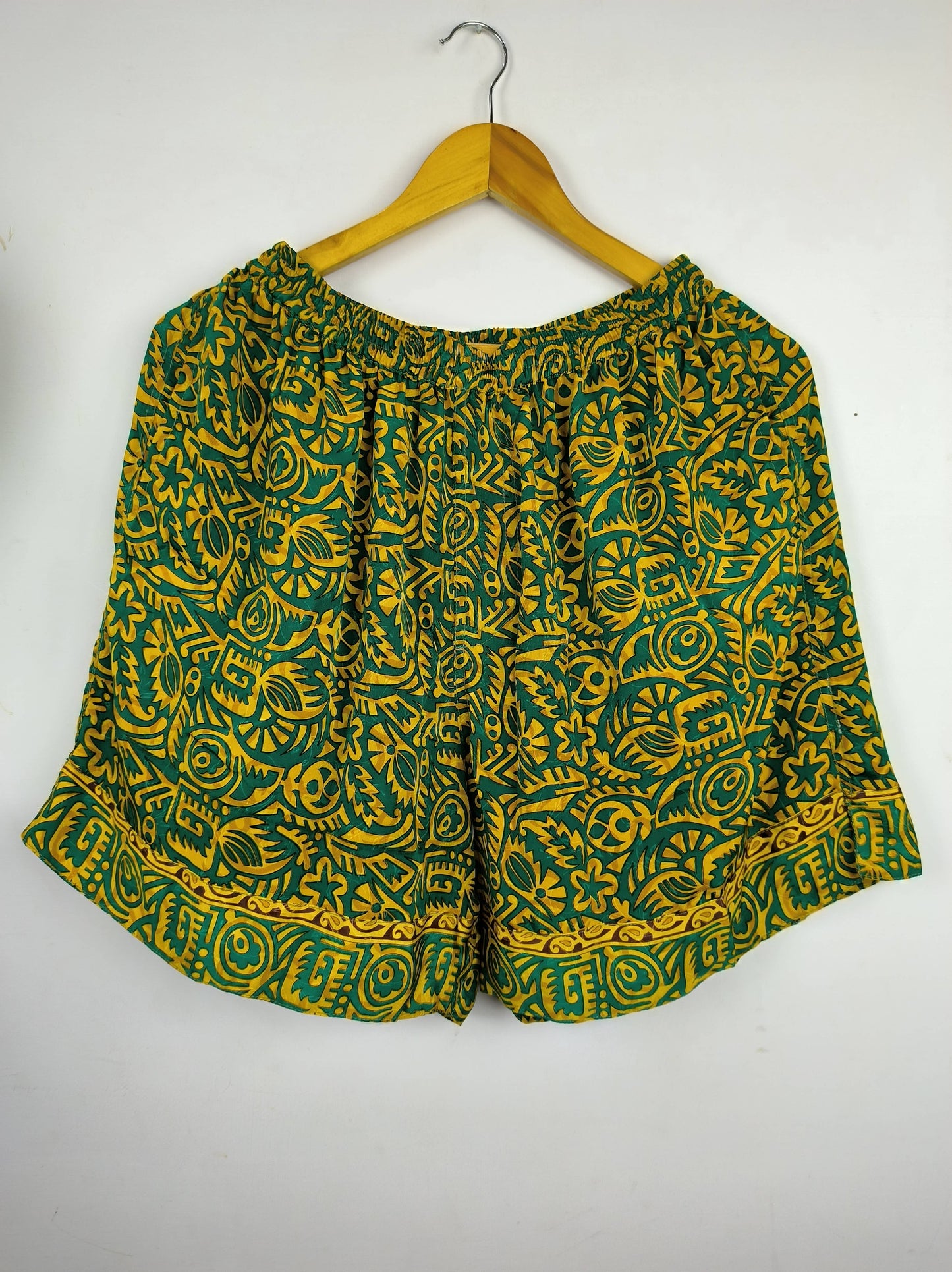 Shorts av resirkulert silke, str L/XL