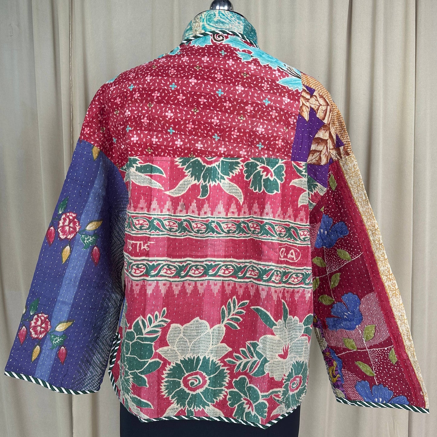 Boho vintage Kantha-jakke, kort vendbar håndsyet