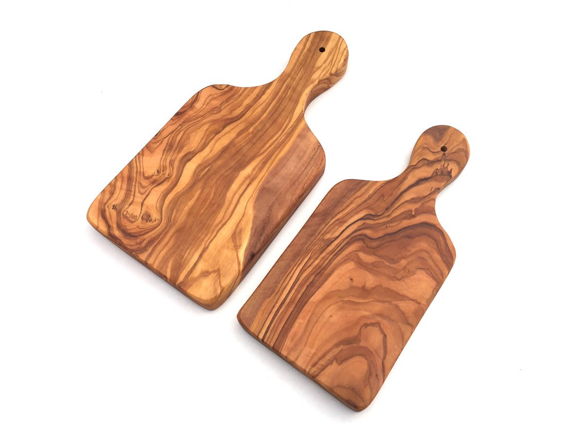 Håndlaget skjærebrett i oliventre med håndtak, 29 cm