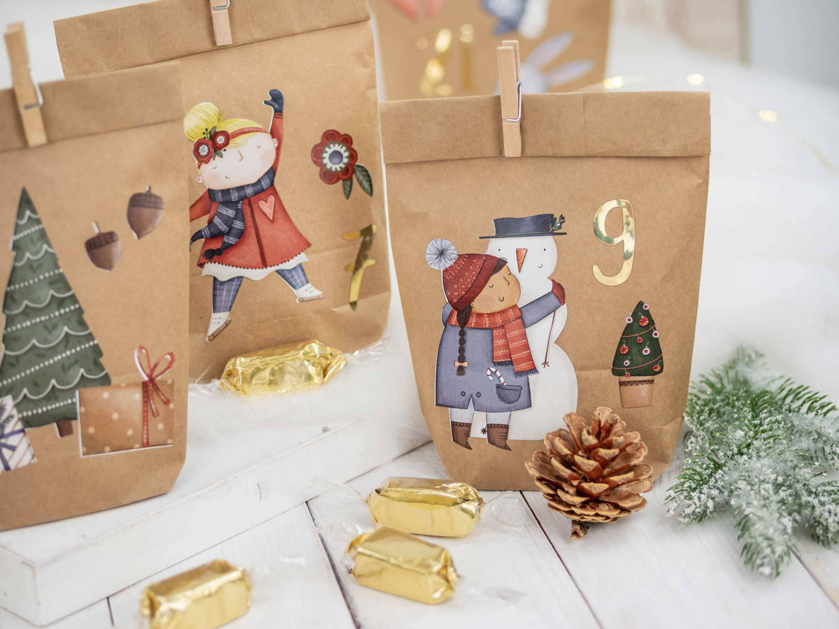 Adventskalender med papirposer og skøytemotiver