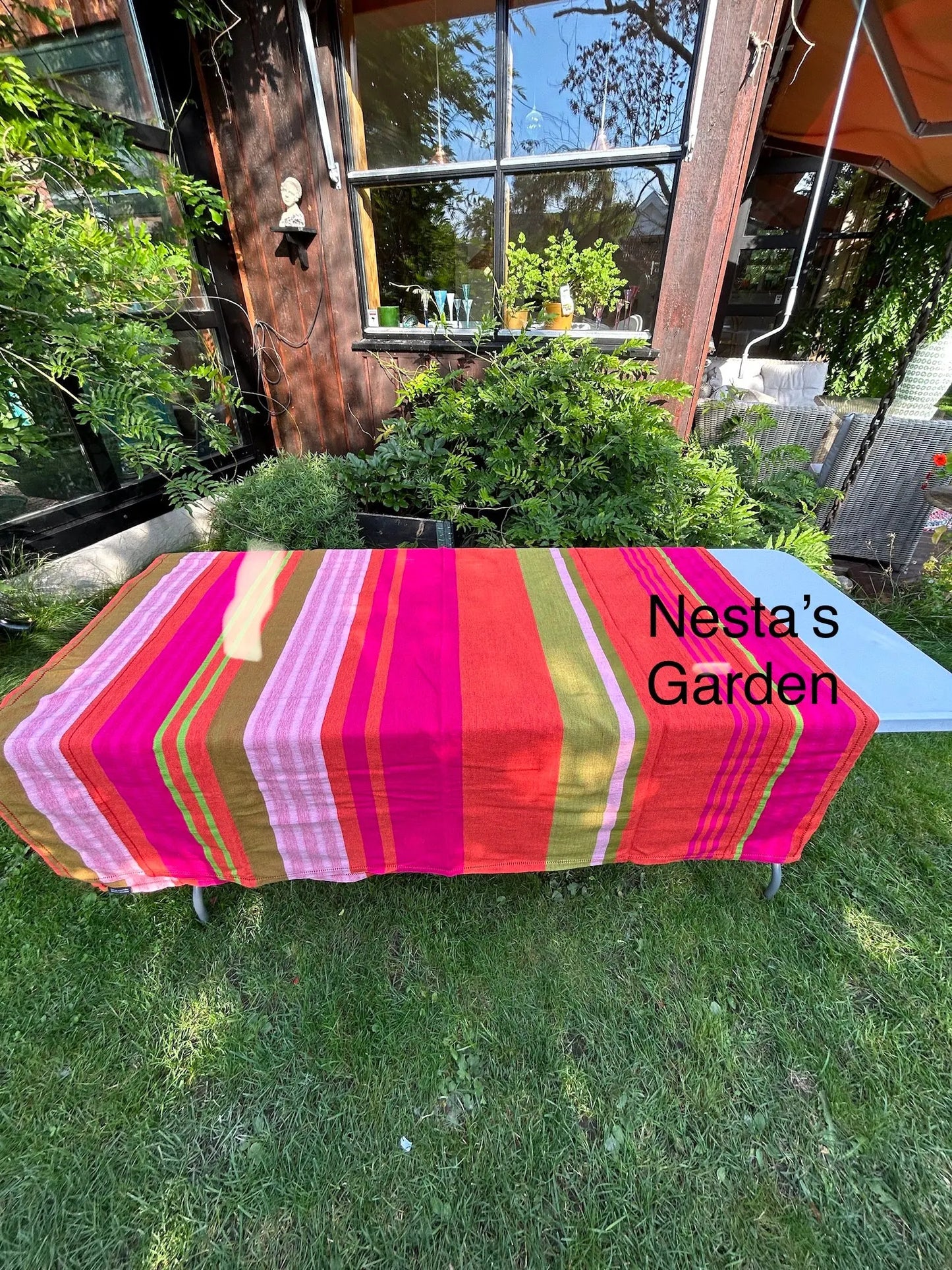 Duk "Nesta's Garden", mål 277x153 cm Mousetales
