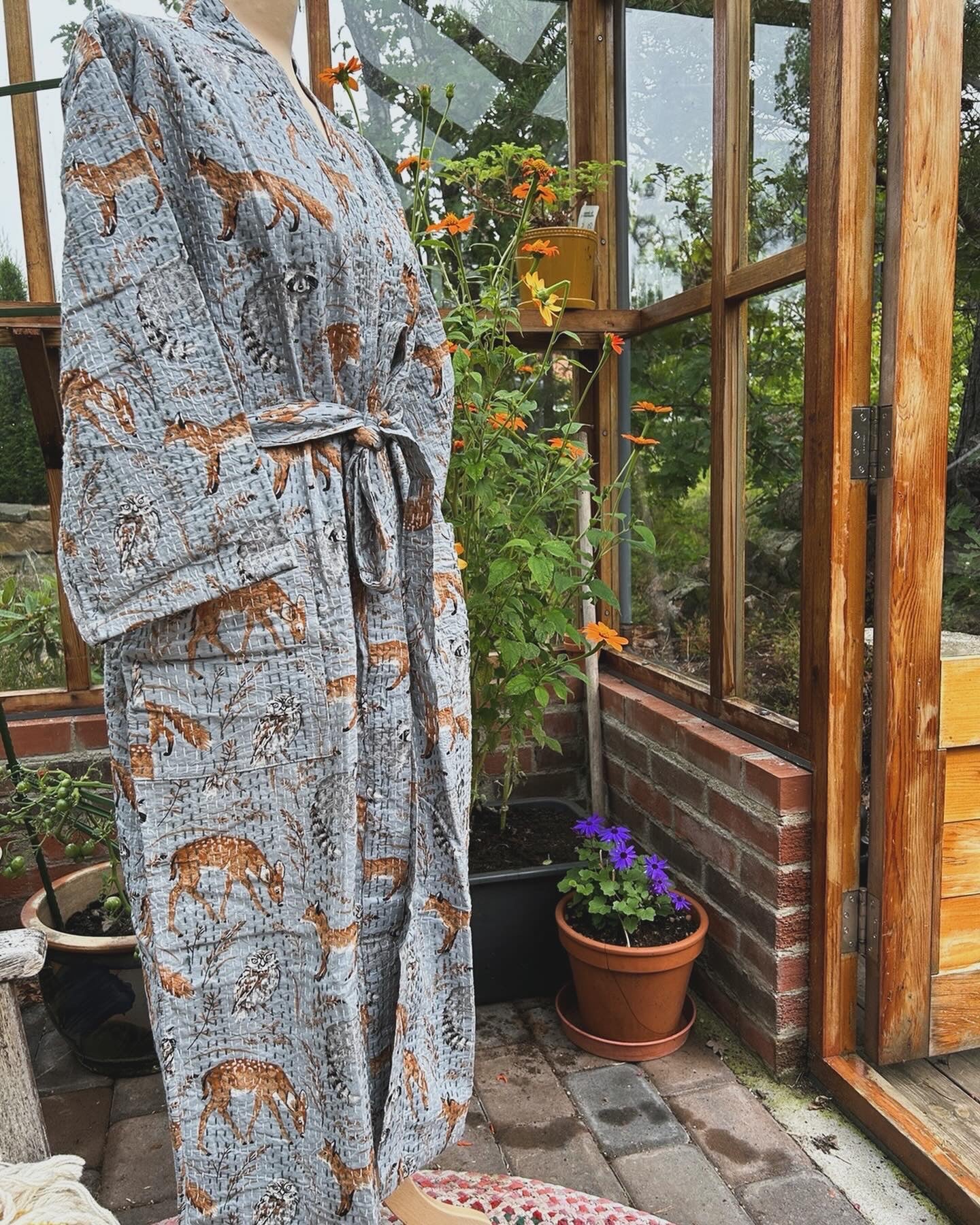 Lang kantha kimono,lys grå