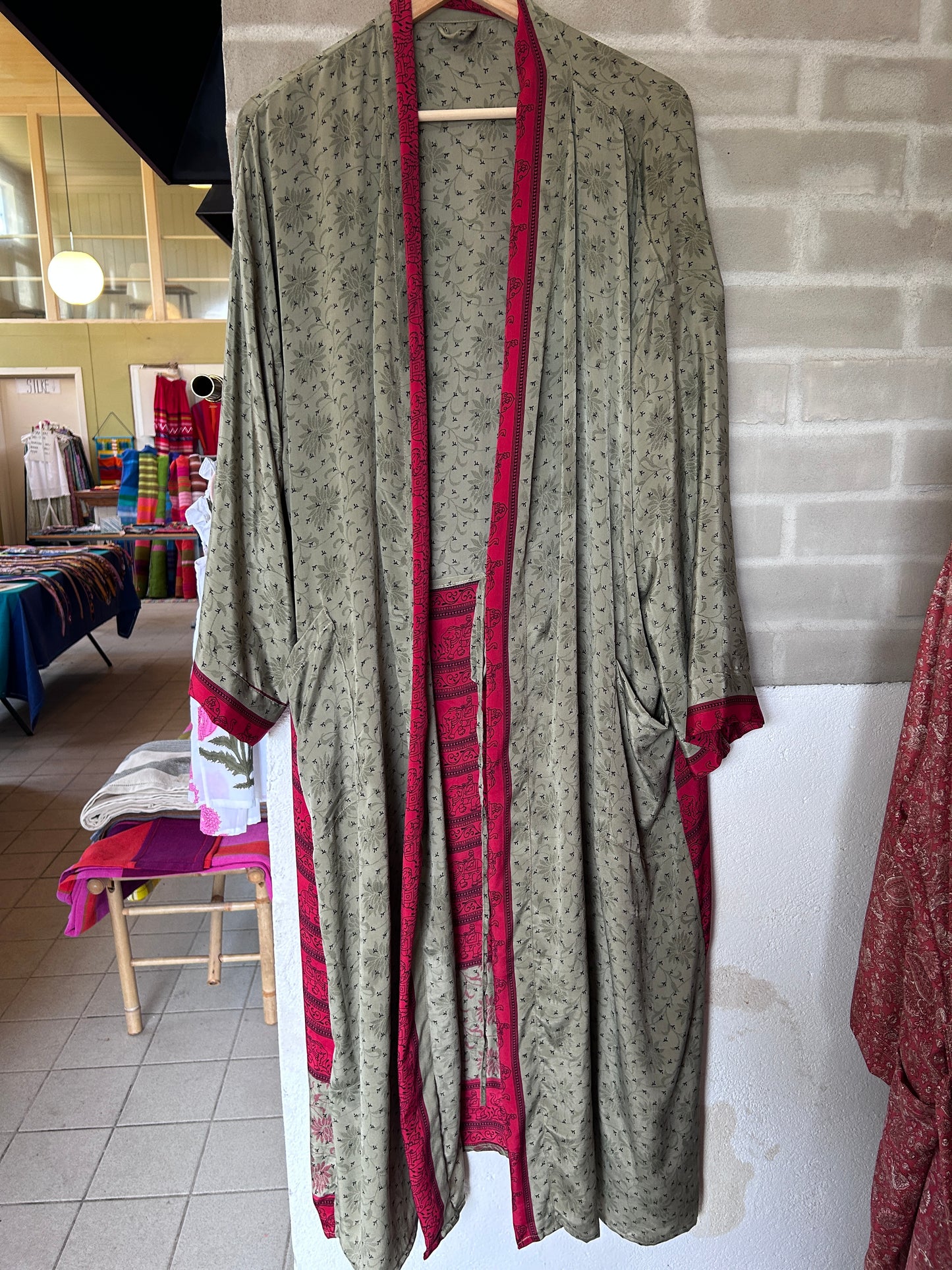 Kimono av res. sarisilke