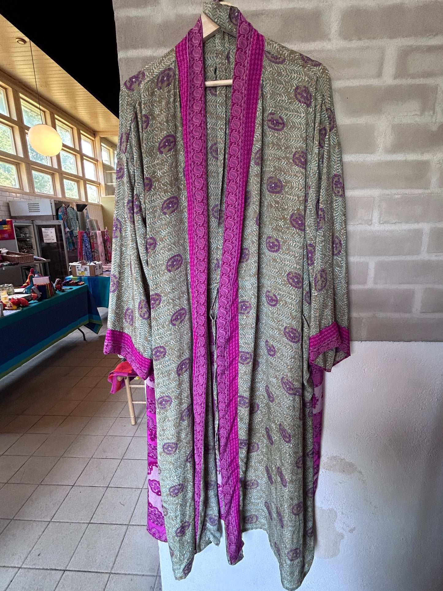 Kimono av res. sarisilke