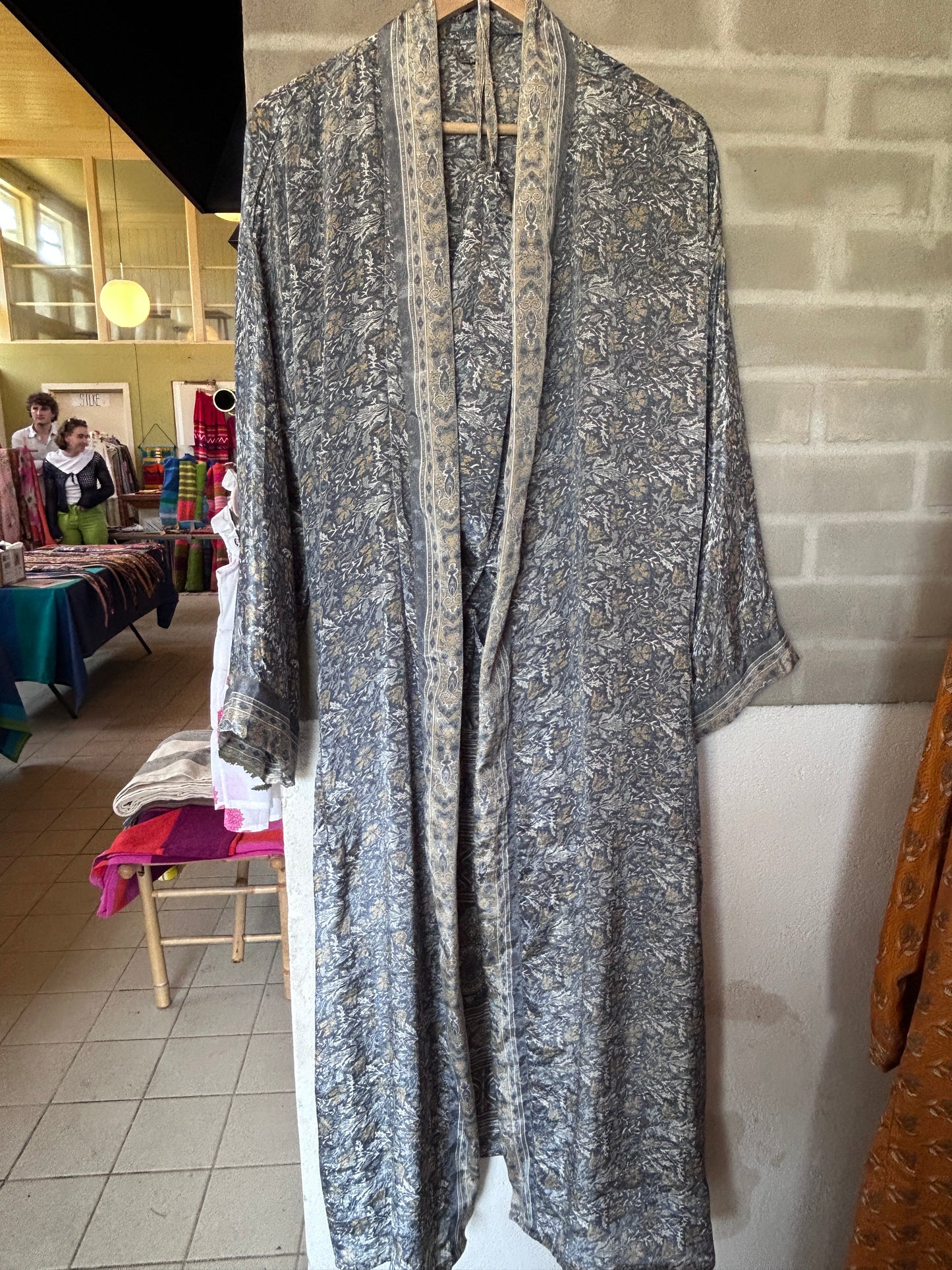 Kimono av res. sarisilke