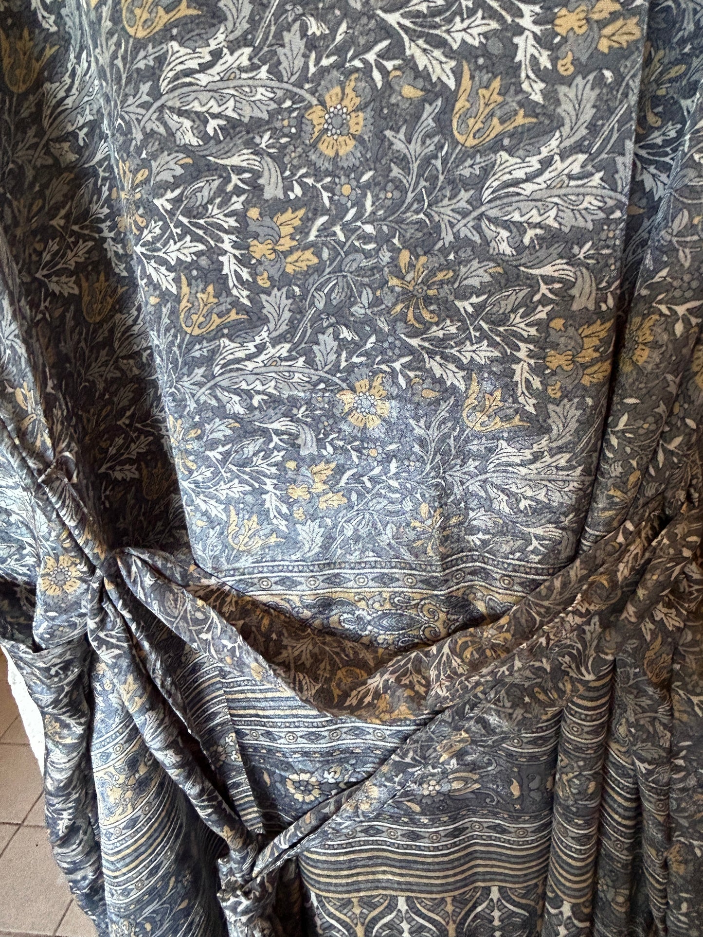 Kimono av res. sarisilke
