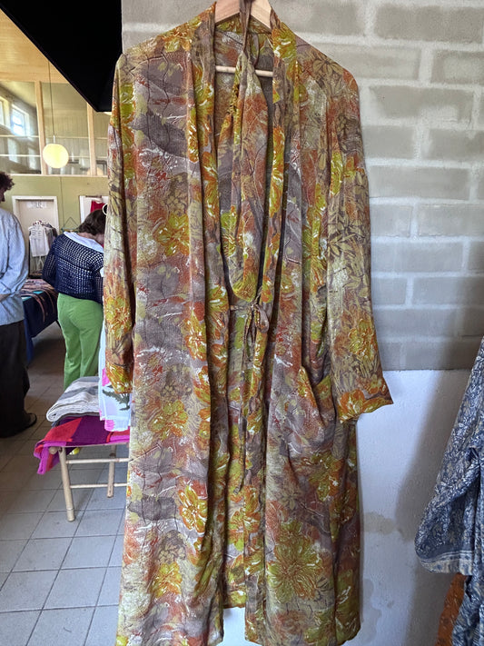 Kimono av resirkulert sarisilke
