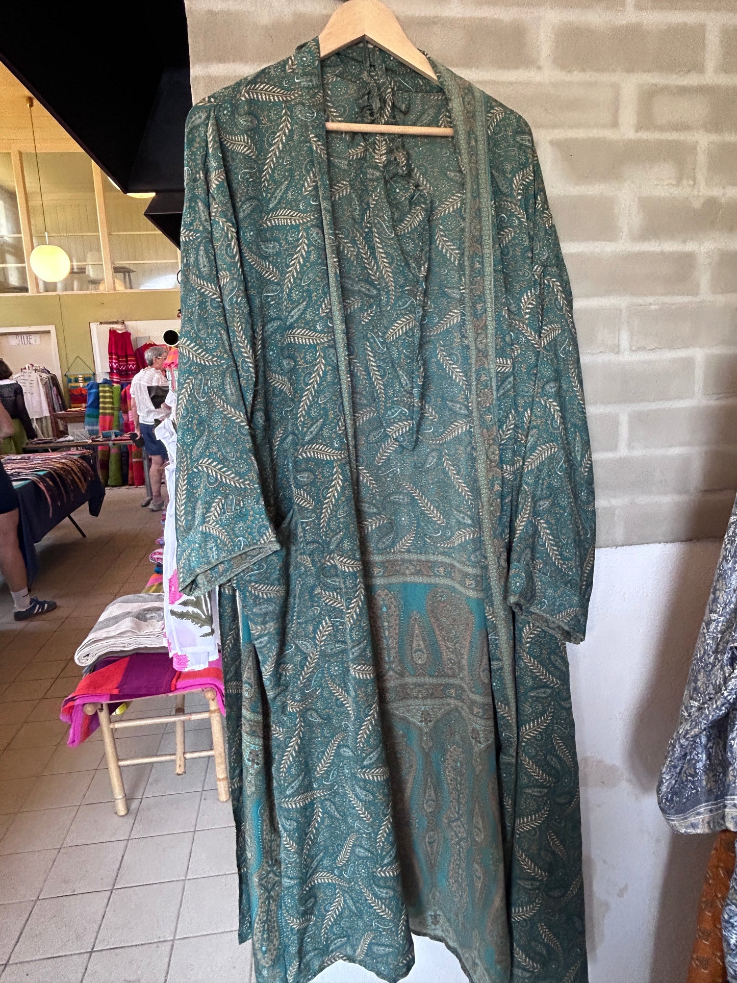 Kimono av res. sarisilke