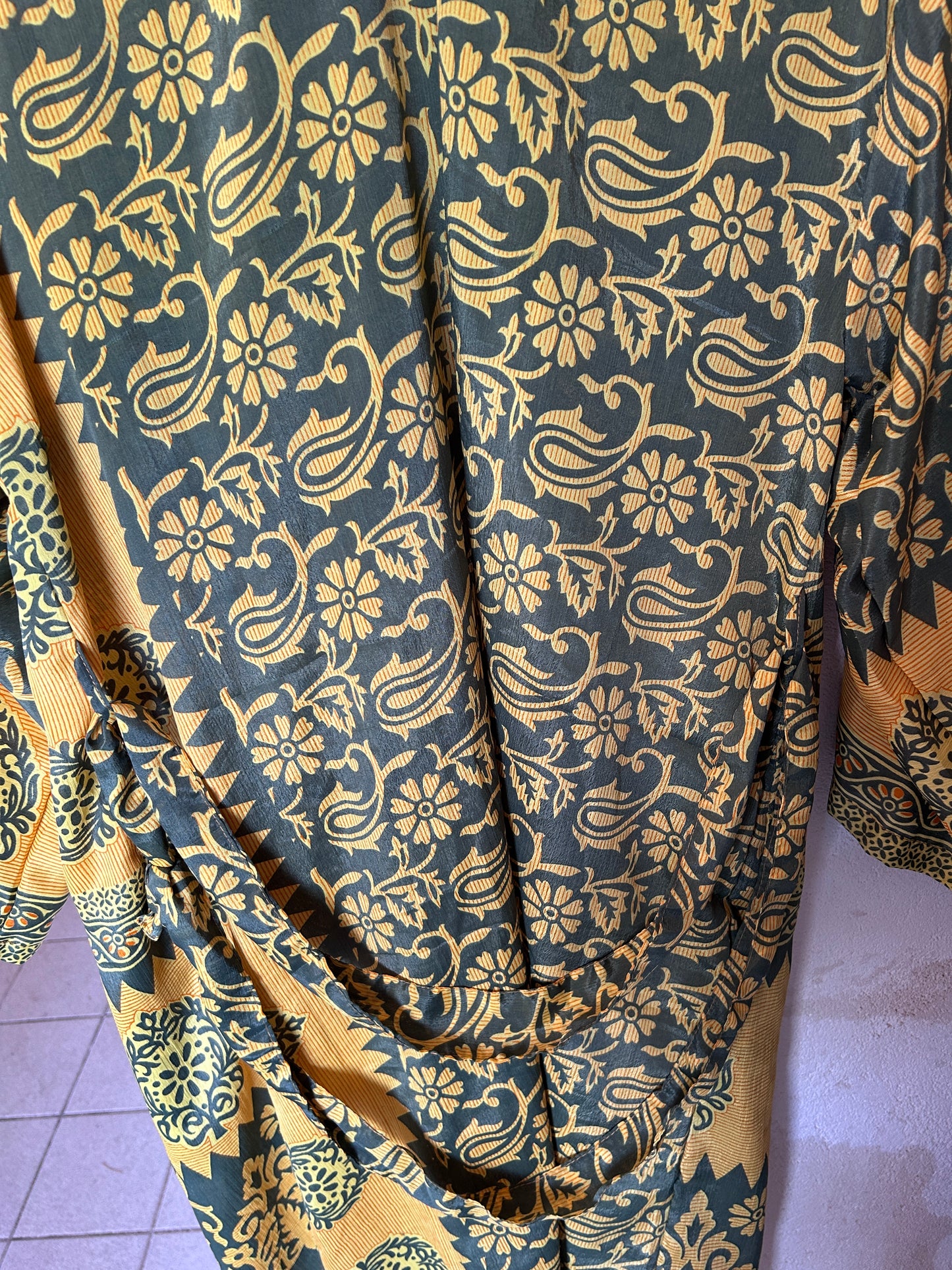Kimono av res. sarisilke